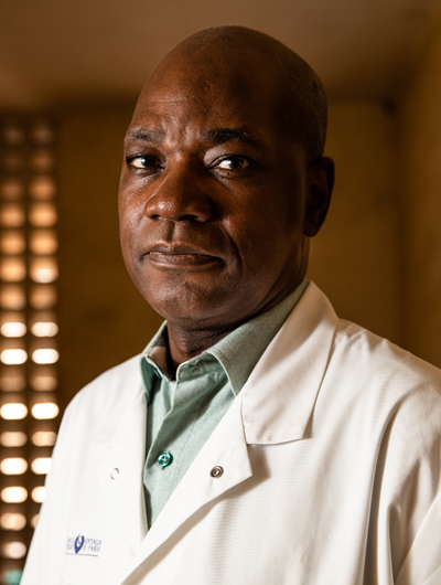 Pr Vincent PITCHÉ, Responsable du projet de télédermatologie au Togo, soutenu par la Fondation Pierre Fabre